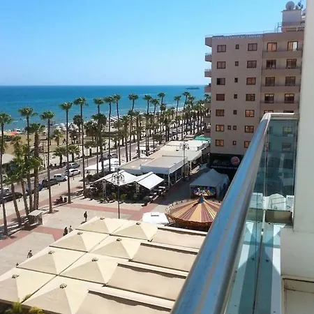 2b Seafront Boutique Finikoudes Beach Larnaca